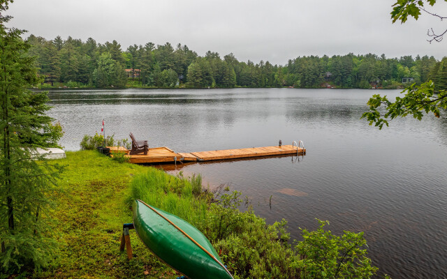 Bear Essentials Lakefront Hideaway