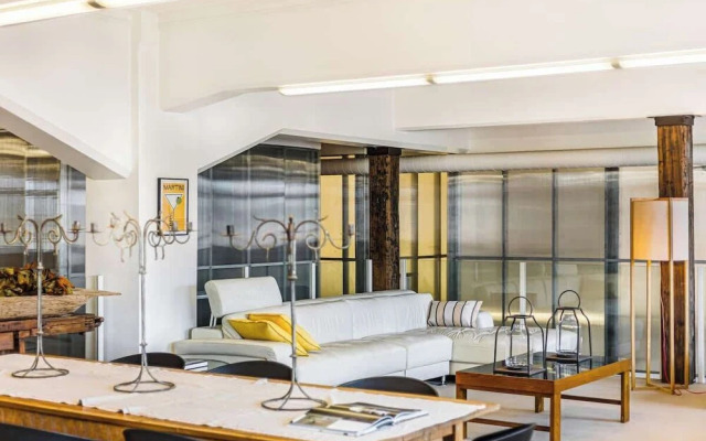 Spacious Room In The Heart Of K Road!