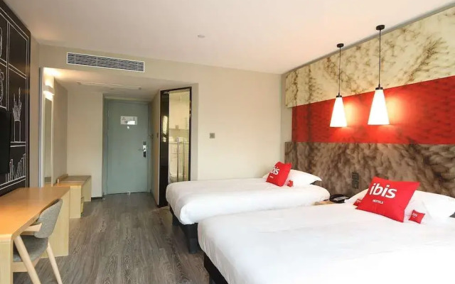 ibis Chengdu West Jingcui Road