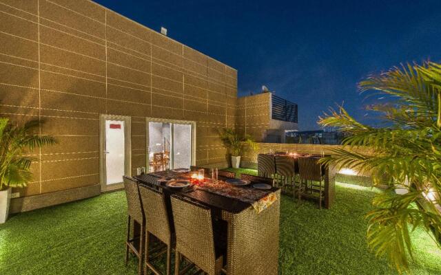 ROSASTAYS Gurugram Golf Course