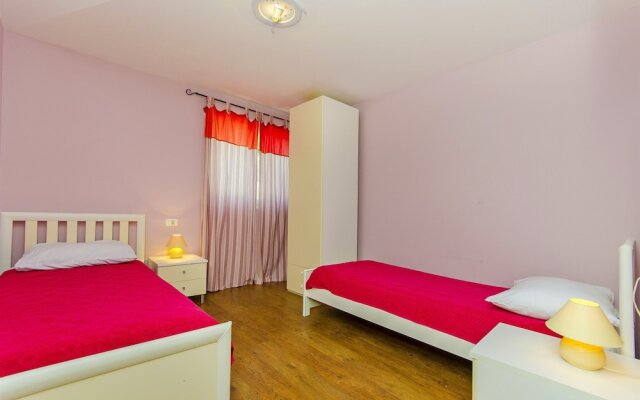 Apartments Pitesa