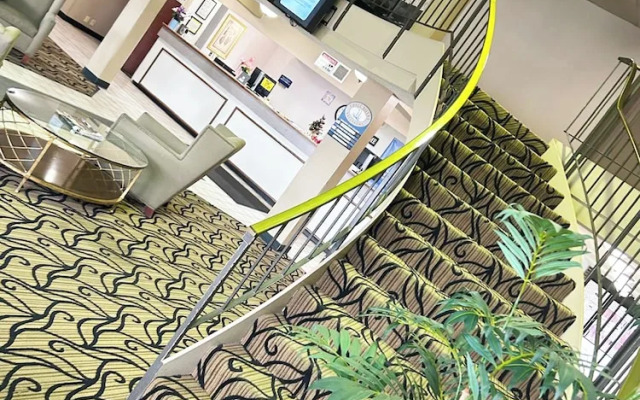 Blue Way Inn & Suites La Crosse