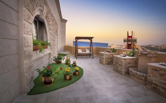 Mira Trio Hotel