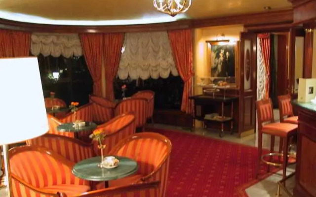 Hotel President