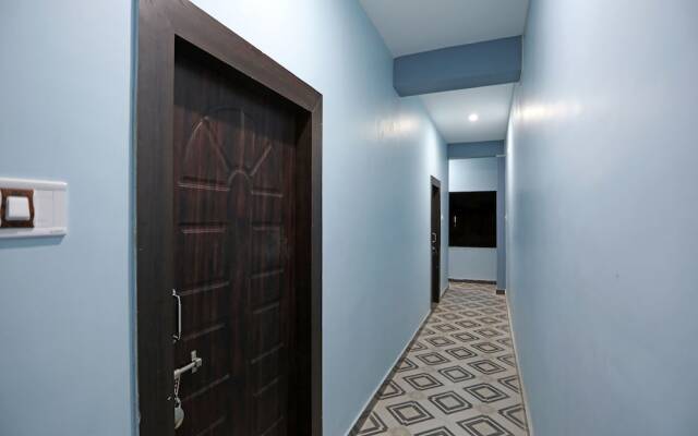 OYO 16821 Hotel Senapati Palace