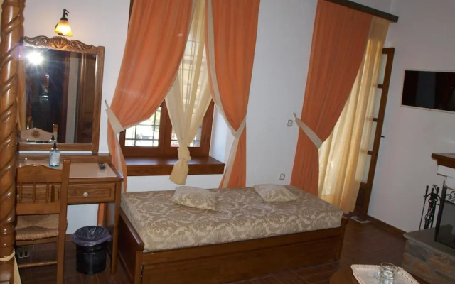 Heliodora Superior Triple Room 5