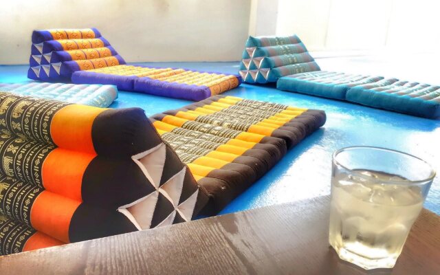 Lazy Blue House Asok