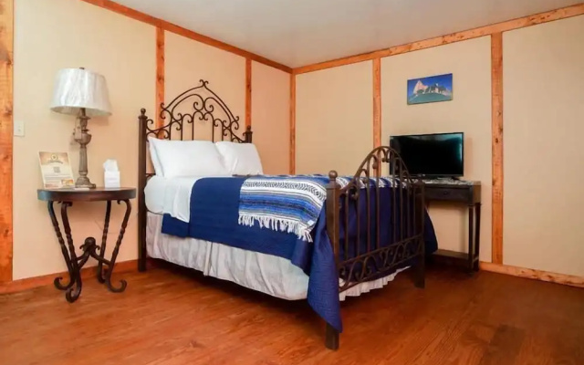 Round Top Hotel