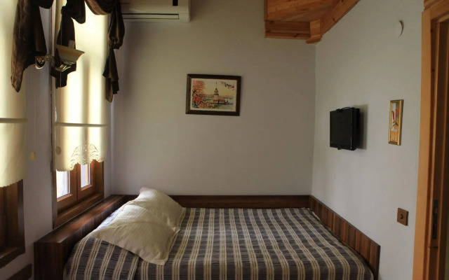 Tom Square Boutique Hotel