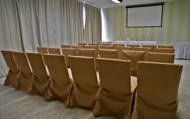 Real Plaza Hotel & Convention Center