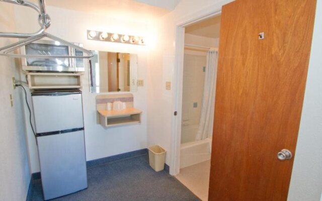 Brooks Street Motor Inn