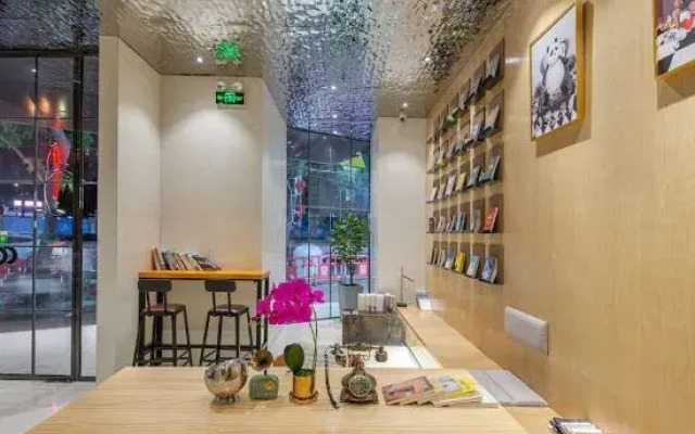 Shenzhen East Railway And Buji Subway Station Ranch Hotel