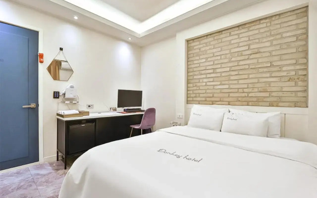 DK Hotel