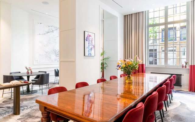 Sapphire House Antwerp, Autograph Collection