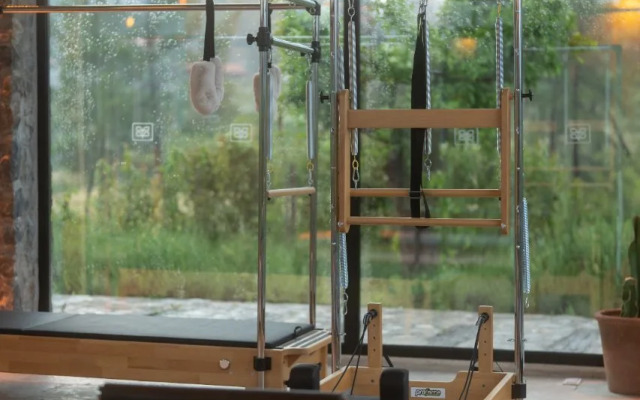 Izz Getaway – Adults Only