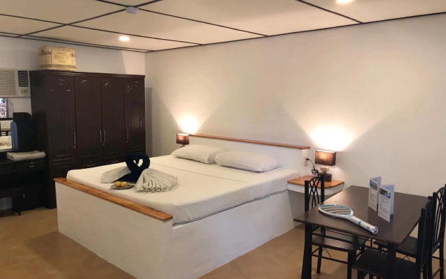 Parrot Resort Moalboal