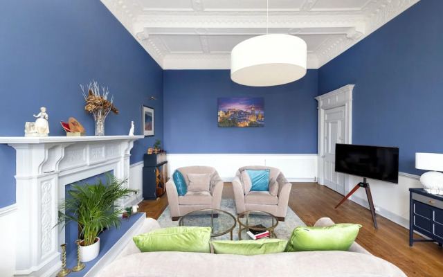Spacious 2-Bedroom Ground Floor Flat