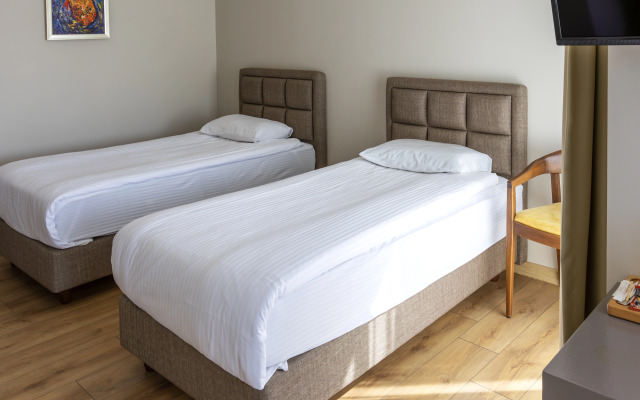 Mene City Hotel