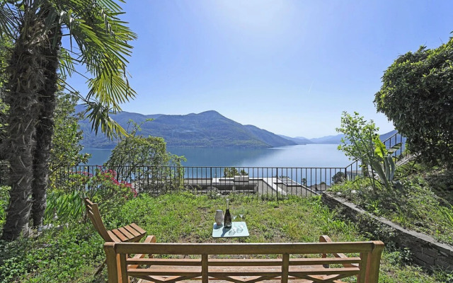 Peace Over the Lake Room 1