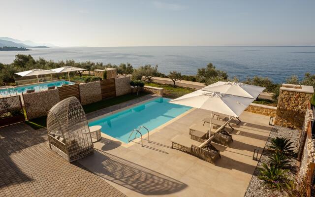 Villa IΙ with Private Pool