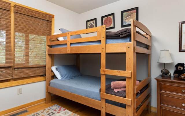 Retreat at Wintergreen Pool Access Grill