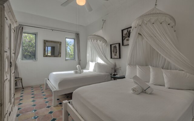 La Bougainvillea Hotel and Villas