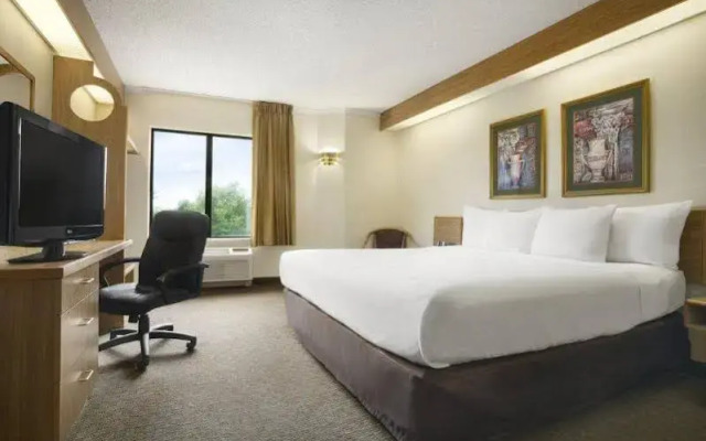 Econo Lodge At Carowinds