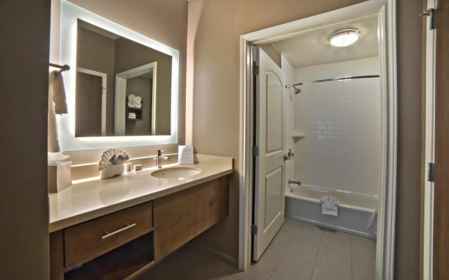 Staybridge Suites Houston - Humble Beltway 8 E by IHG
