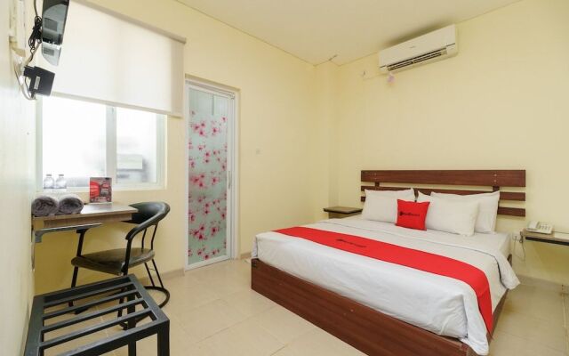 RedDoorz near Jembatan Siti Nurbaya Padang