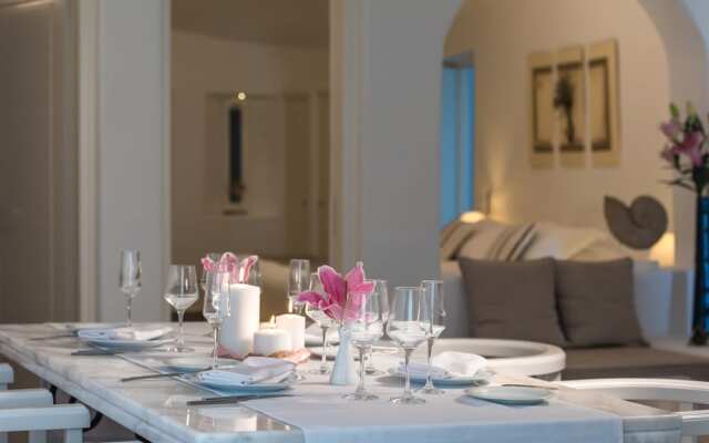 White Santorini Suites & Spa