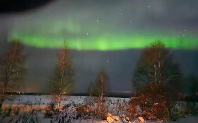 Cozy 3BR Riverside House with Sauna