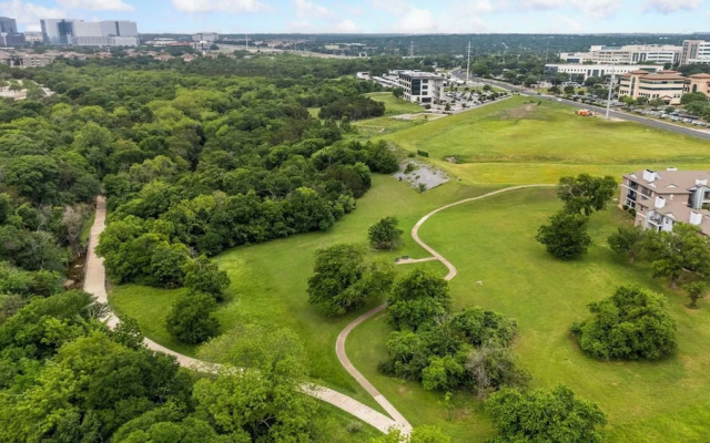 1BR Condo w Community Pool Near Domain