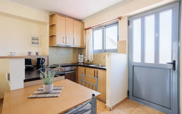 Cozy Studio w Balcony in the Center of Filiatra