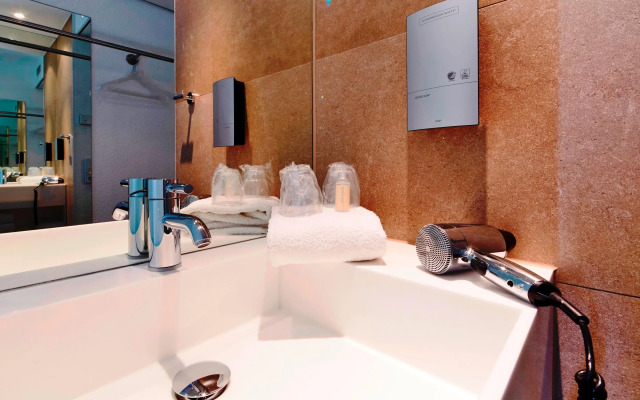 B&B Hotel Köln-West