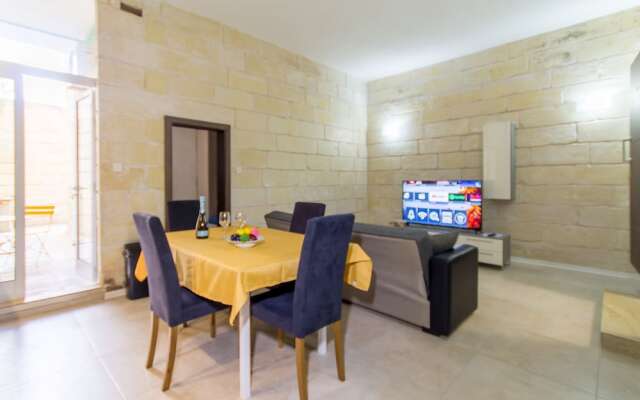 Maltese Stone Apt 100mt From Sea Sliema