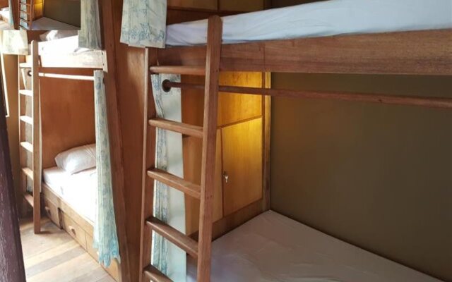 Mini Hut Hostel