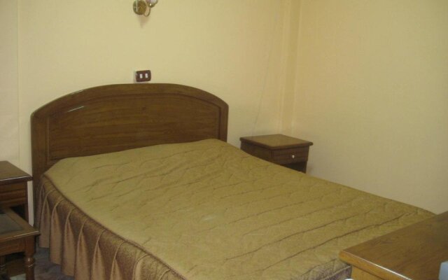 Al Anbat Midtown Hotel