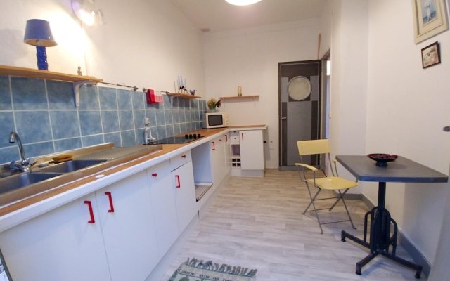 House With one Bedroom in Montreuil, With Enclosed Garden and Wifi