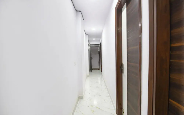 FabHotel Cosy Rooms - Near Embassies, DU South Campus