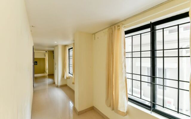 OYO 1400 Cochin Metro