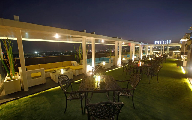 Hotel LN Courtyard