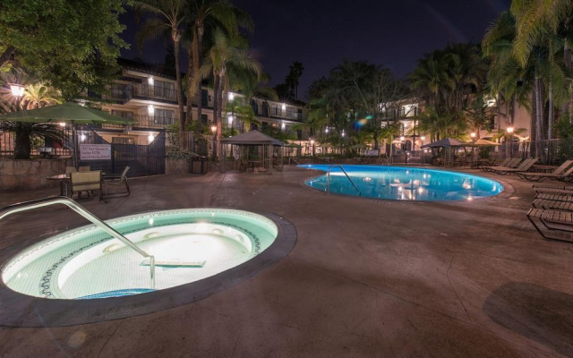 Radisson Suites Covina
