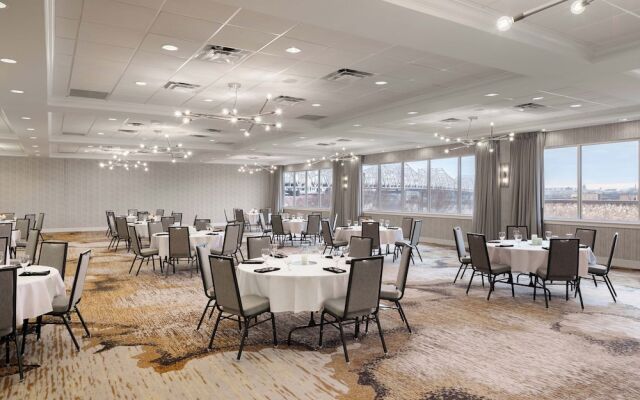Sheraton Louisville Riverside Hotel