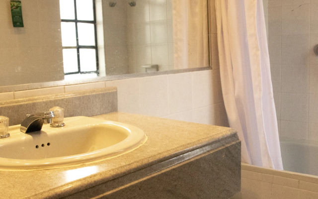 Hotel Girardot Resort by On Vacation