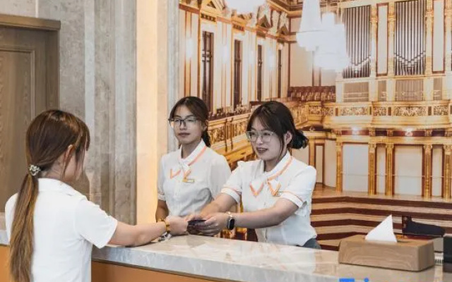 Vienna Hotel (Taizhou Xianju Wuyue Plaza) – People – Taizhou