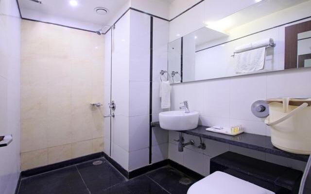 Hotel Sheela Shree Plaza