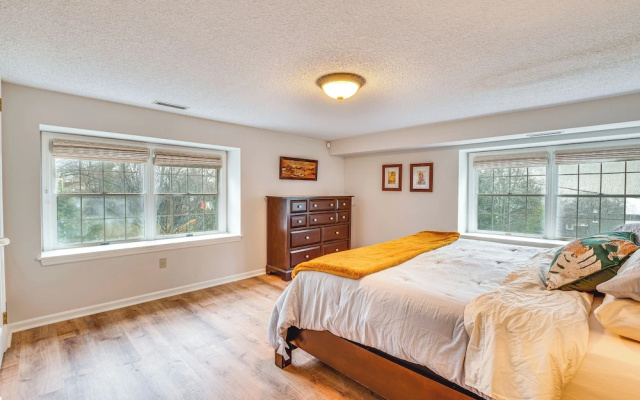 7 Mi to Newark: Montclair Vacation Rental