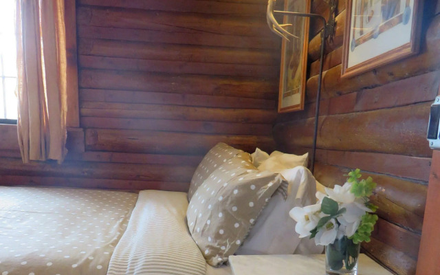 Log Cabin Motel