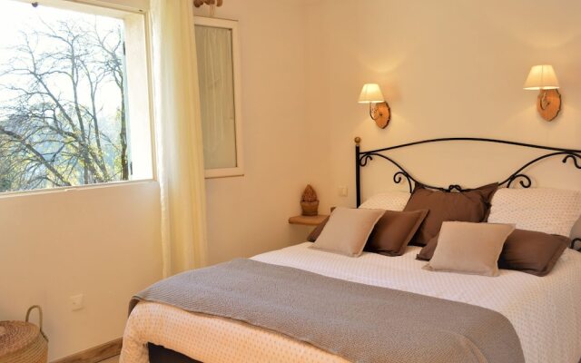 Peaceful Villa in Saint Paul de Vence With Swimming Pool