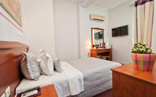 Hotel Triton